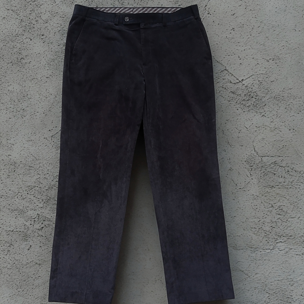 Izod Men's Black Corduroy Pants
